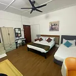 BoraBora Beach Guesthouse Penang